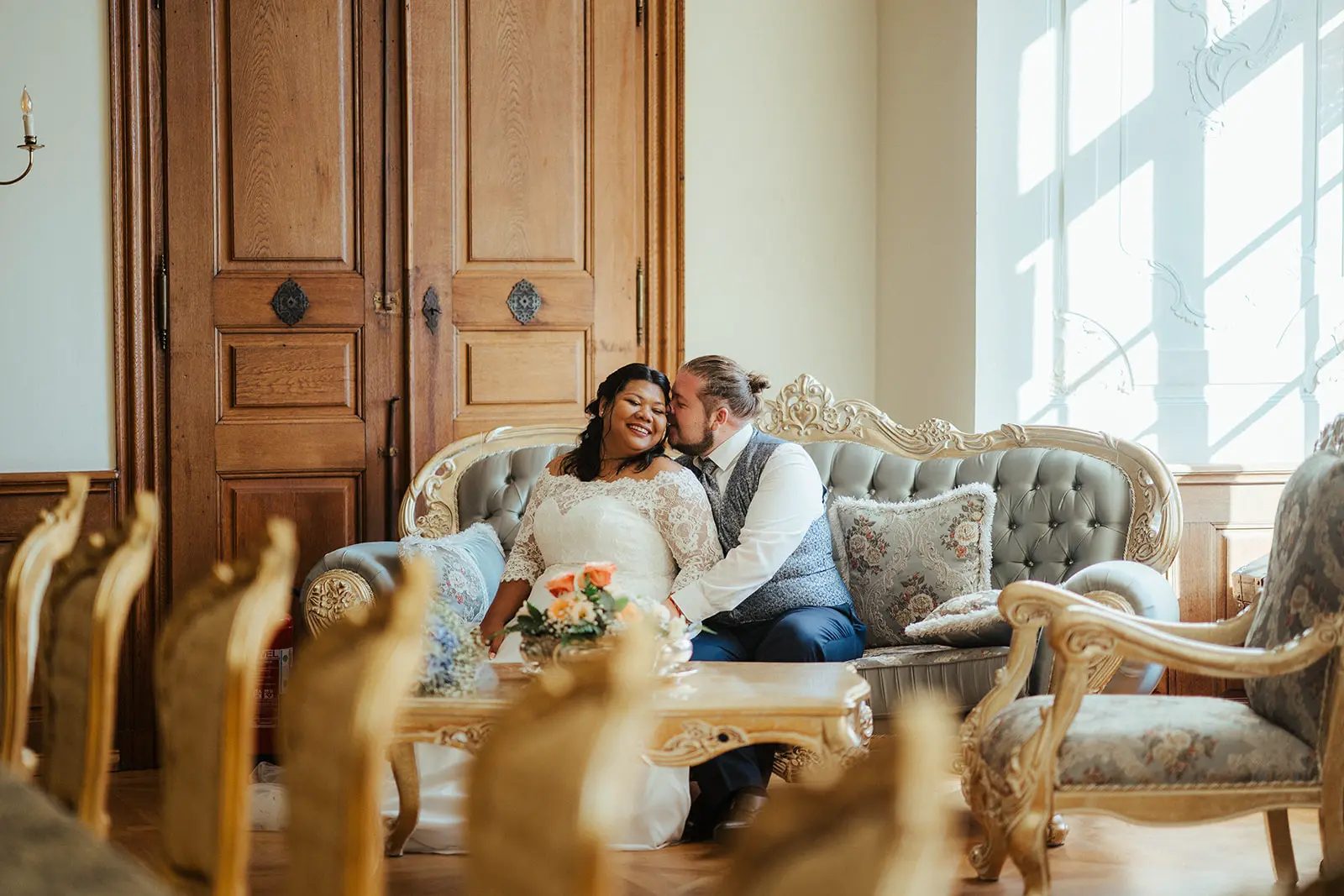 Hochzeit Schloss Beuggen in Rheinfelden auf der Insel im Rhein. Die Freie Trauung im Park wurde vom Hochzeitsfotograf Michel Sieber festgehalten.